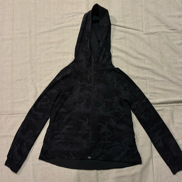 Lululemon Pack It Up Jacket
Incognito Camo Multi Grey - Picture 6 of 12